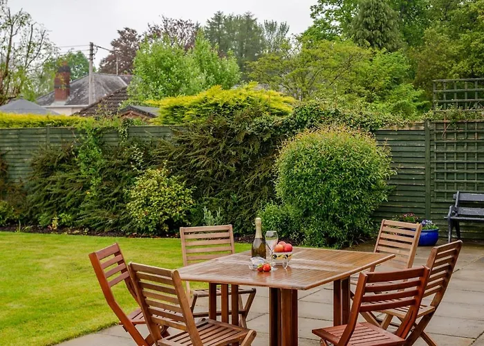 The Burrow, A Spacious Bungalow In Heart Of Ni