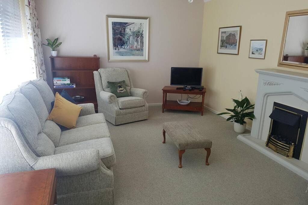 The Burrow, A Spacious In Heart Of Ni Templepatrick