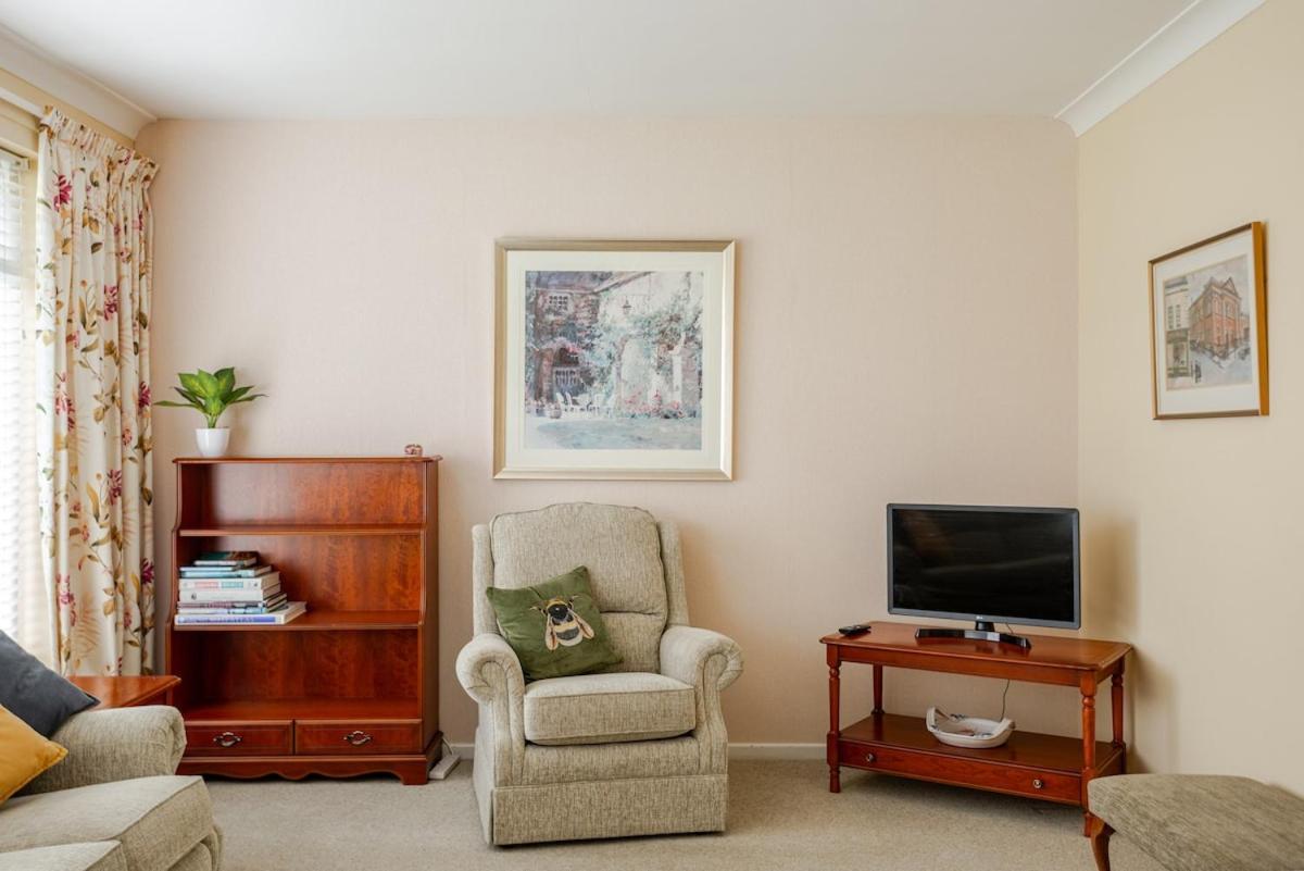 Holiday home The Burrow, A Spacious In Heart Of Ni Templepatrick