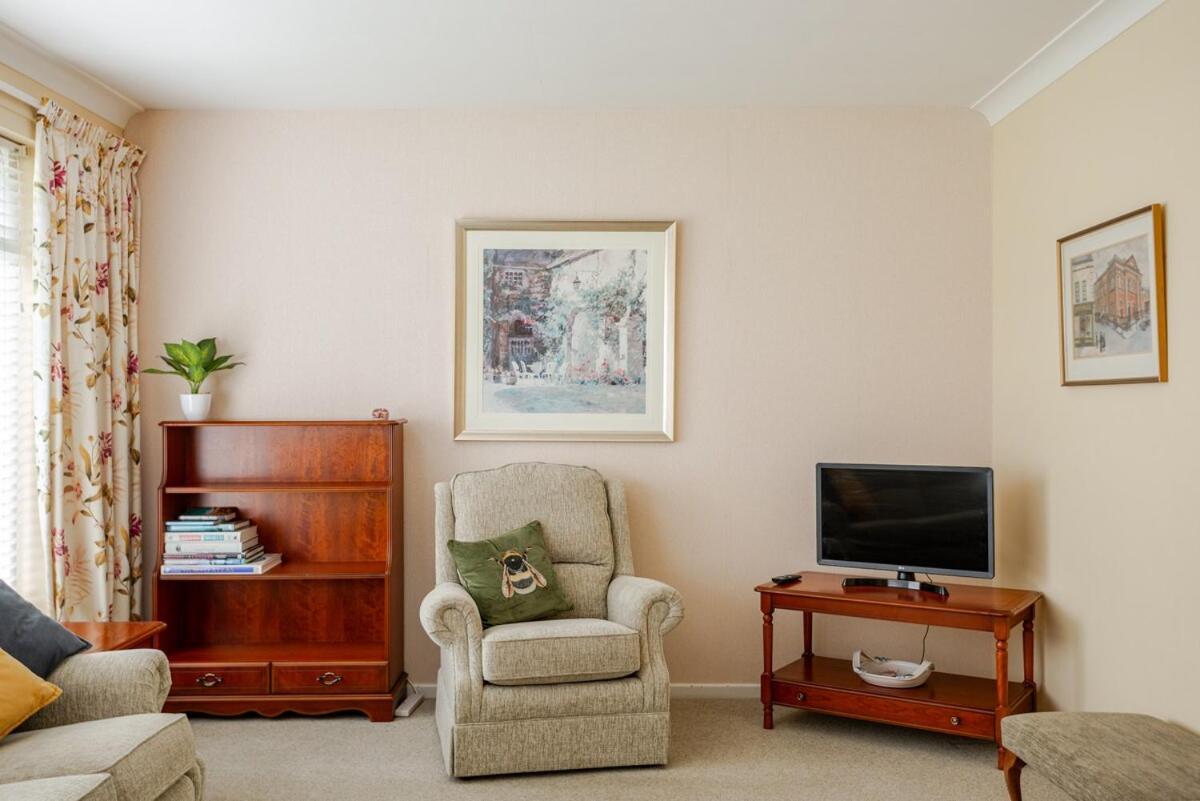 The Burrow, A Spacious In Heart Of Ni Holiday home Templepatrick